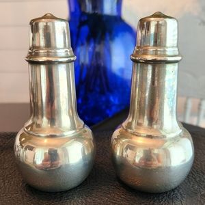 Vintage International Silver Salt & Pepper Set